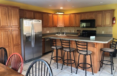 Gap House | White Horse Guest Home w/Pool/hot tub