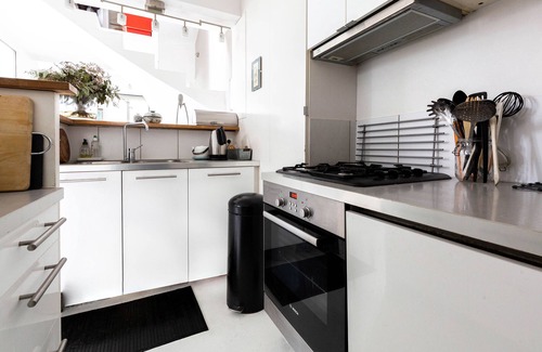 Butte-aux-Cailles Apartment | White House, by Veeve