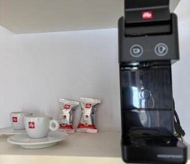 Plomari House | White House