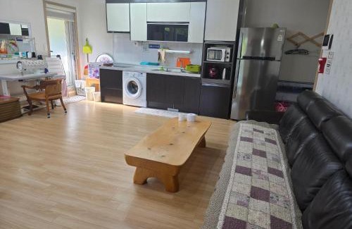 Jinbu House | White House Pension