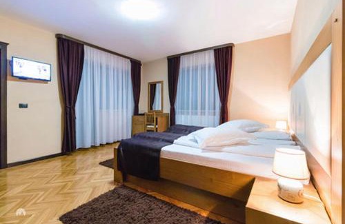 Fagaras House | White House