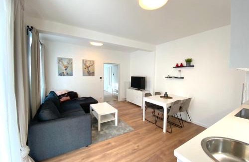 Muerzzuschlag Apartment | White Inn - Ferienwohnung mit Terrasse