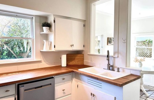 St. Augustine House | White Lily Cottage, White Lily Cottage