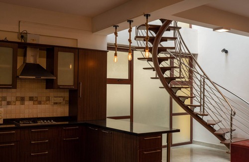Vyalikaval HBCS Layout Villa | White Lotus By Orbit Hotels