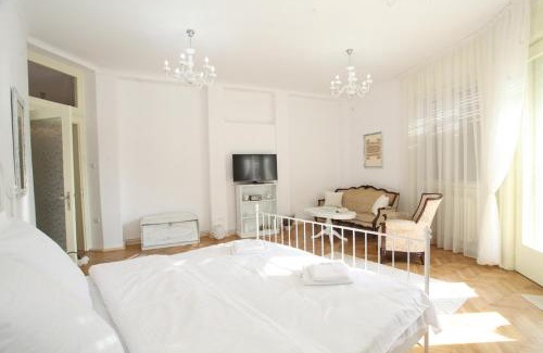 Old Town Apartment | White Opera by NUX