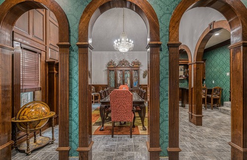 Friendsville House | White Rock Casa | House in Friendsville with private indoor pool, hot tub, gym