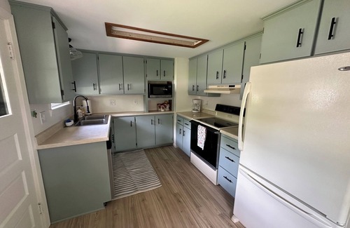 Baxter Cabin | White Sand Loon Lounge