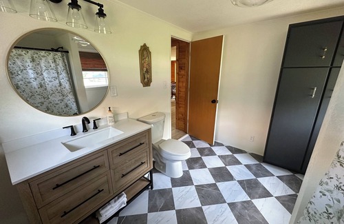 Baxter Cabin | White Sand Loon Lounge