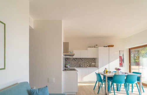 Portisco Apartment | White Sea House - Spacious apartment with sea view