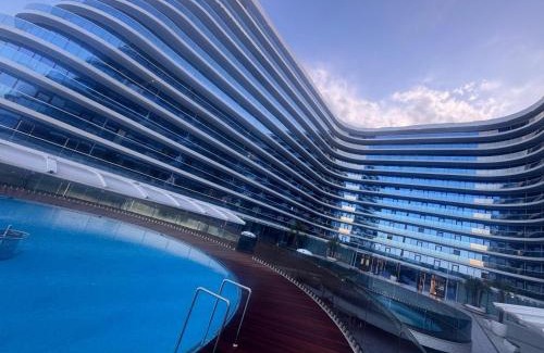 Mamaia-Sat Hotel | White Titanic 5 stele