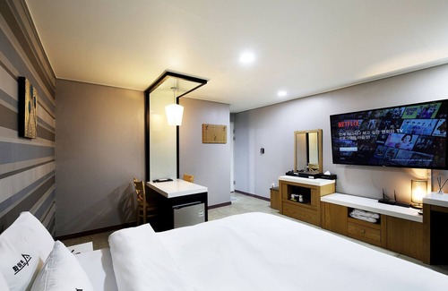 Jeonju Hotel | White Tourist Hotel