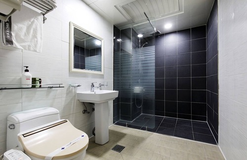 Jeonju Hotel | White Tourist Hotel