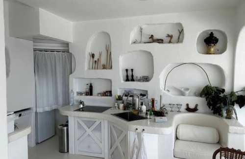 Capo Rizzuto Villa | White villa with sea view