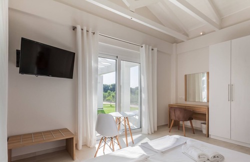 Ilida Villa | White Villas * Garden Villa * Luxury on Sandy Beach, Pool