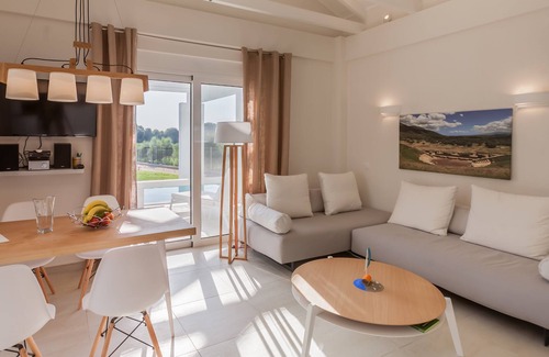 Ilida Villa | White Villas * Private Pool Villa * Luxury on Sandy Beach, Pool