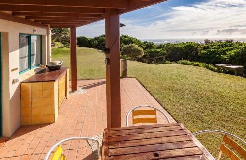 Hastings Point Villa | White Waves on the Beach