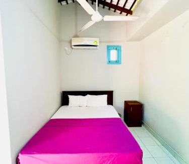 Hikkaduwa Hotel | White Whale Villa Ambalangoda