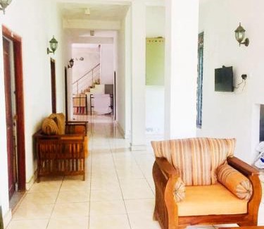 Hikkaduwa Hotel | White Whale Villa Ambalangoda