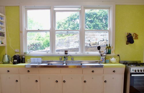 Bundeena House | White Wings at Bundeena Beachfront Cottage