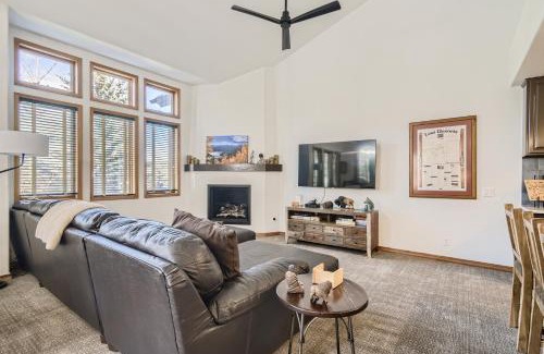 Peak 8 House | White Wolf #890 - Great Home with Private Outdoor Hot Tub - Shuttle to Slopes