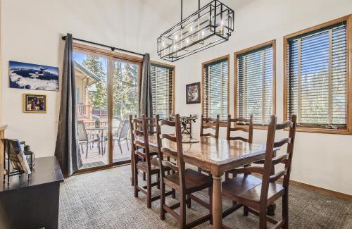 Peak 8 House | White Wolf #890 - Great Home with Private Outdoor Hot Tub - Shuttle to Slopes