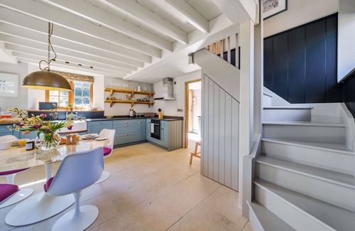 Winterborne Whitechurch House | Whitechurch Stables - sleeps 2 guests in 1 bedroom