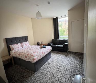 Glasgow House | Whitefield Guesthouse
