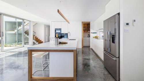 Corlette House | Whitehouse On The Water