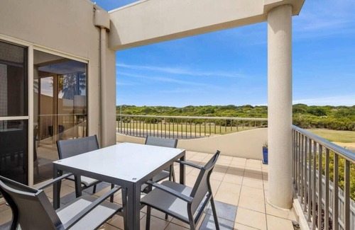 Torquay House | Whites Beachfront Retreat: Pet Friendly