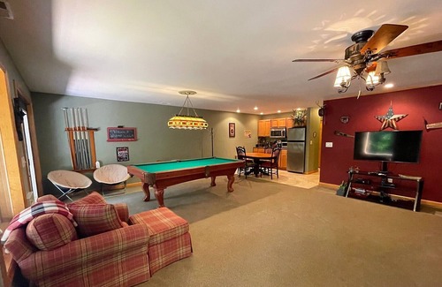 Murphy Ski Chalet | Whitetail Hollow - mountain chalet in a gated community