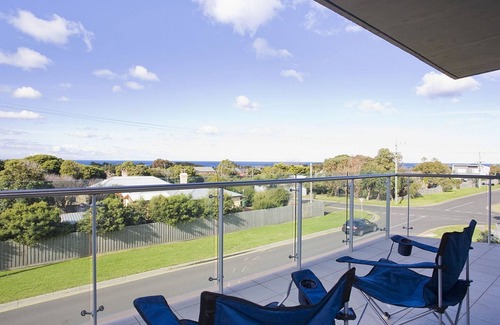 Torquay Apartment | Whitewater Apartment 101