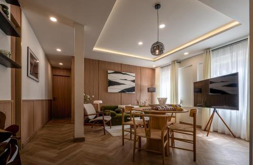 Bangkok Central Business District Apartment | Whole Floor Penthouse, 3 Bedroom 3 Bath, Next to Metro Station