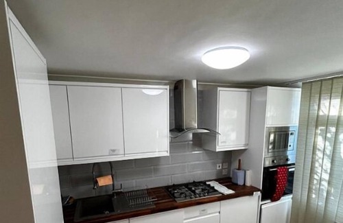 Cray Valley East House | Whole House Cottage with huge Garden