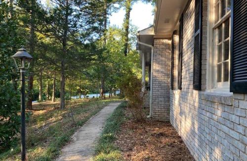 Athens House | Whole House in Athens, Private, Fenced, Convenient, Close to Downtown