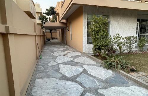 Islamabad House | whole house one kanal, 6 Bedrooms