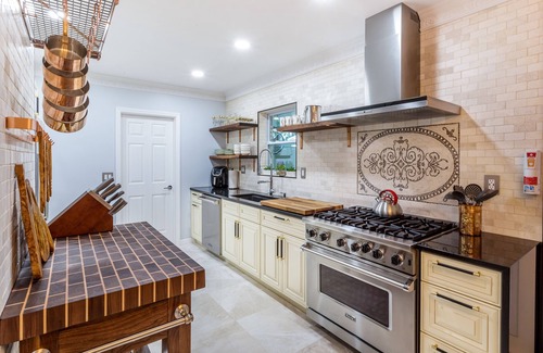 Boynton Beach House | Whole Luxury Pool & Spa with Amazing Features & Stunning Backyard