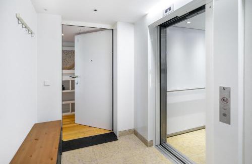 Alfama Apartment | WHome Lisbon Skyline Penthouse Luxury Living View, AC & Elevator