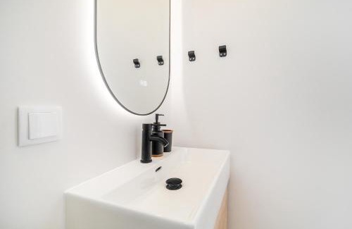 Paco De Arcos Apartment | WHome Relaxed Stay in Central Oeiras