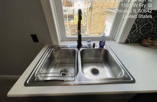 Noble Square Apartment | Wicker Park 2Bdrm 10 min to Downtown-Salt Shed Fall Special 129.00 Sept 28-Oct 3