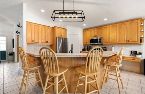 East Kootenay Apartment | Wide Open Spaces | Hot Tub | Springs Golf Course