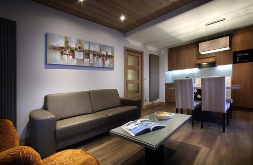Arc-2000 Apartment | Wifi, 50m from resort center, fitness, swimming pool, sauna, hammam, balcony, tv, ski locker, 70m²