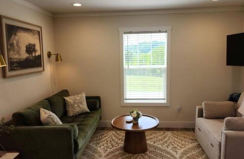 Hazel Green House | WiFi Firepit Fishing Pond - FarmView