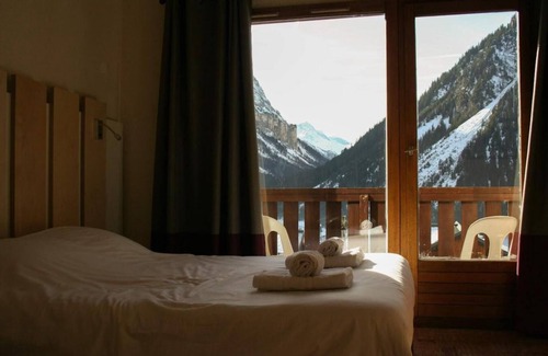 Pralognan-la-Vanoise Hotel | Wifi, ski-in/ski-out & foot of the slopes, balcony, tv, 25m², Pralognan-la-Vanoise