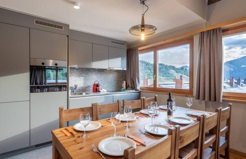 Vercorin Apartment | Wifi, ski-in/ski-out & foot of the slopes, sauna, hammam, tv, ski locker, 94m², Vercorin