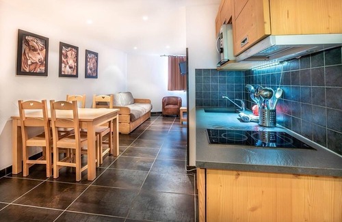 Les Almes Apartment | Wifi, ski-in/ski-out & foot of the slopes, 1st floor, terrace, tv, ski locker, 72m², Tignes