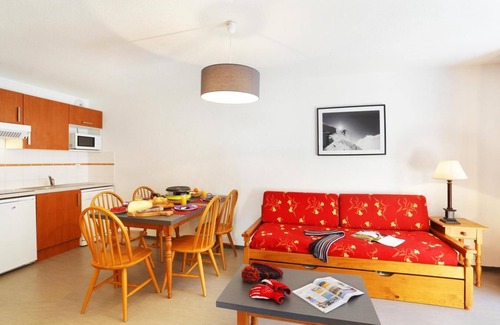 Ax-les-Thermes Apartment | Wifi, ski lifts base, fitness, swimming pool, sauna, parking, ski locker, 28m², Ax-Les-Thermes