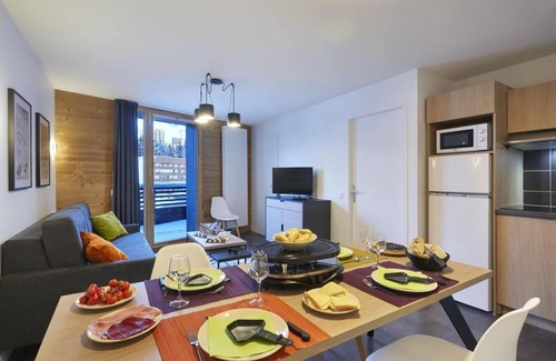 Les Deux Alpes Apartment | Wifi, ski lifts base, fitness, swimming pool, sauna, hammam, tv, ski locker, 58m², Les 2 Alpes