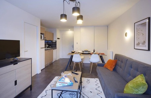 Les Deux Alpes Apartment | Wifi, ski lifts base, fitness, swimming pool, sauna, hammam, tv, ski locker, 58m², Les 2 Alpes
