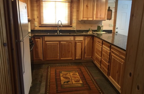 Elmira Cabin | WIFI- SMART TV TO STREAM- KICK BACK-RELAX-DOG FRIENDLY