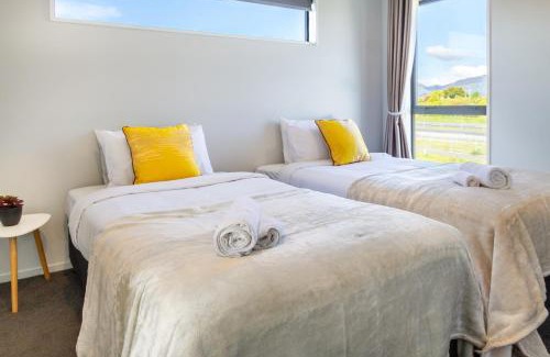 Halswell Apartment | Wigram Escape Minutes to Ngā Puna Wai Sports Hub